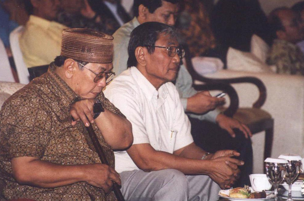Kisah Gus Dur Tentang Pernikahan Asprinya