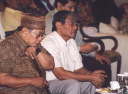 Kisah Gus Dur Tentang Pernikahan Asprinya
