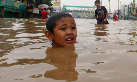 Banjir Kampung Pulo, Warga Belum Semuanya Mengungsi