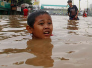 Banjir Kampung Pulo, Warga Belum Semuanya Mengungsi