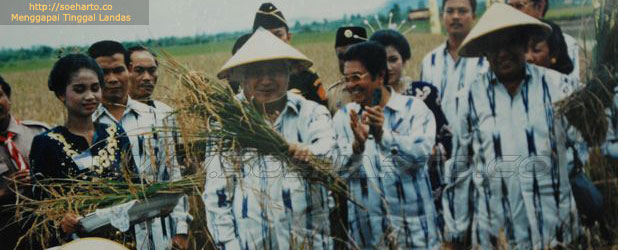 Kangen Pak Harto? Kunjungi Situs www.soeharto.co