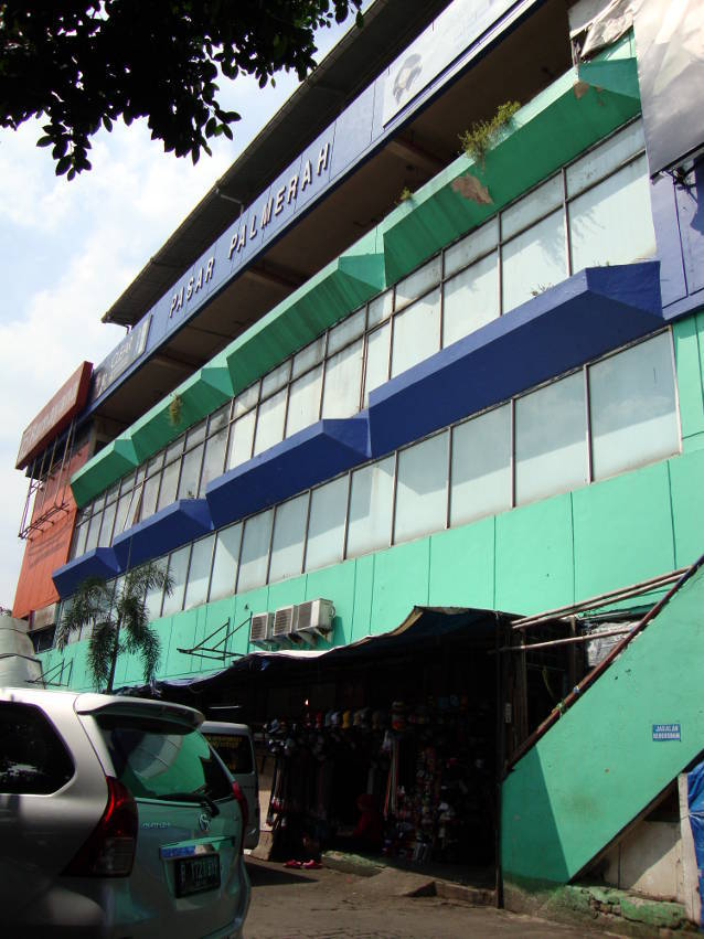 Penurunan Harga BBM, Pasar Tradisional Palmerah Sepi