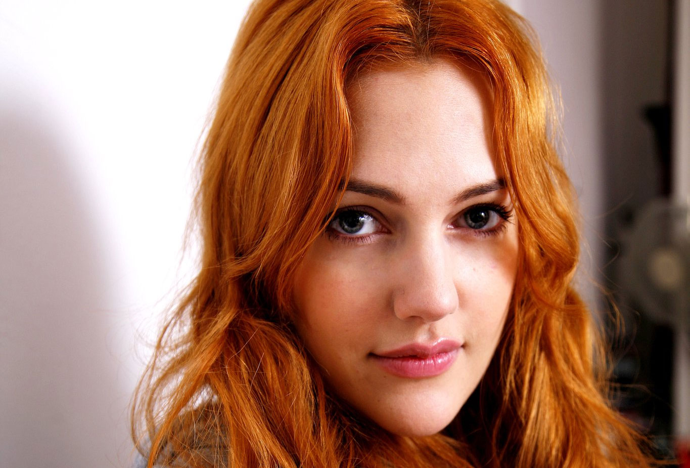 Mengenal Si Seksi Meryem Uzerli, Penakluk Hati
