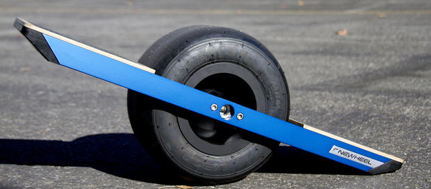 Onewhell: Skateboard 1 Roda Pertama di Dunia