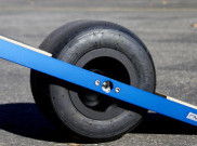 Onewhell: Skateboard 1 Roda Pertama di Dunia