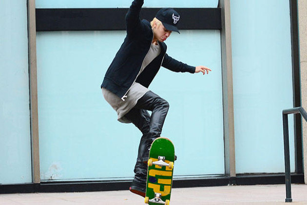 Justin Bieber Pamer Skill Skateboard