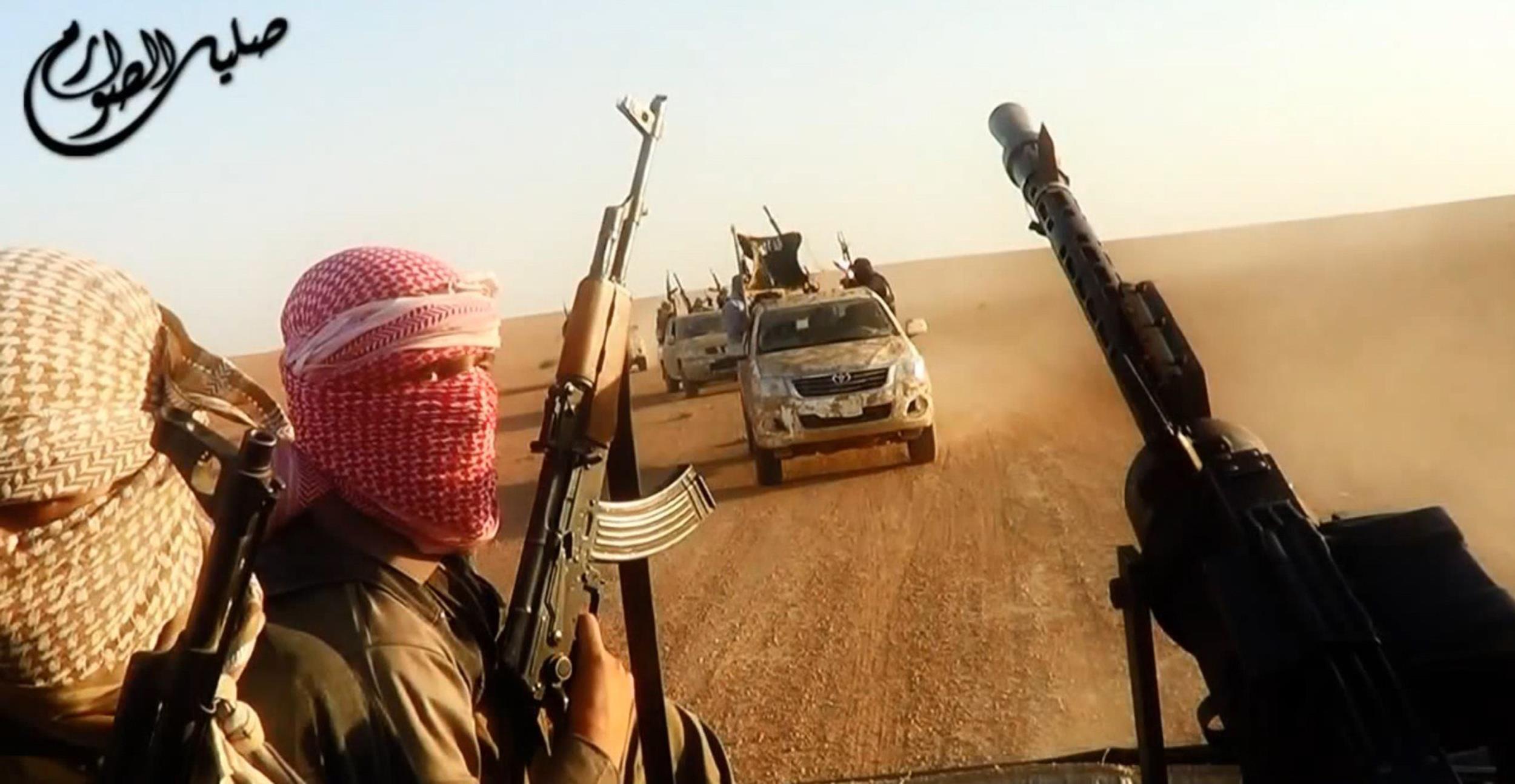 Usai Rilis Video Eksekusi Polisi Irak, Algojo ISIS Ditemukan Tewas Terpenggal