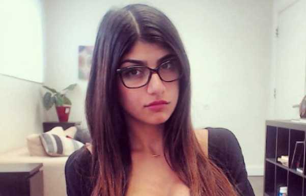 Kecaman dan Dukungan Untuk Mia Khalifa
