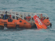 Penyelam TNI Berhasil Angkat Ekor AirAsia QZ8501