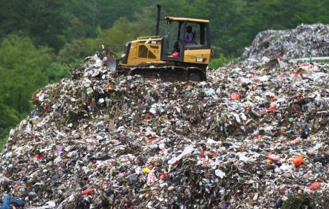 Warga Depok Sulap Sampah Jadi Tabungan