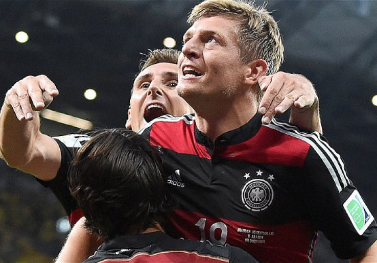Kroos Pemain Terbaik Jerman 2014