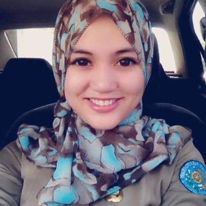 5 Pose Menawan Lurah Cantik Asal Gorontalo