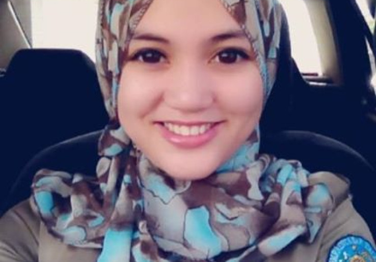 5 Pose Menawan Lurah Cantik Asal Gorontalo