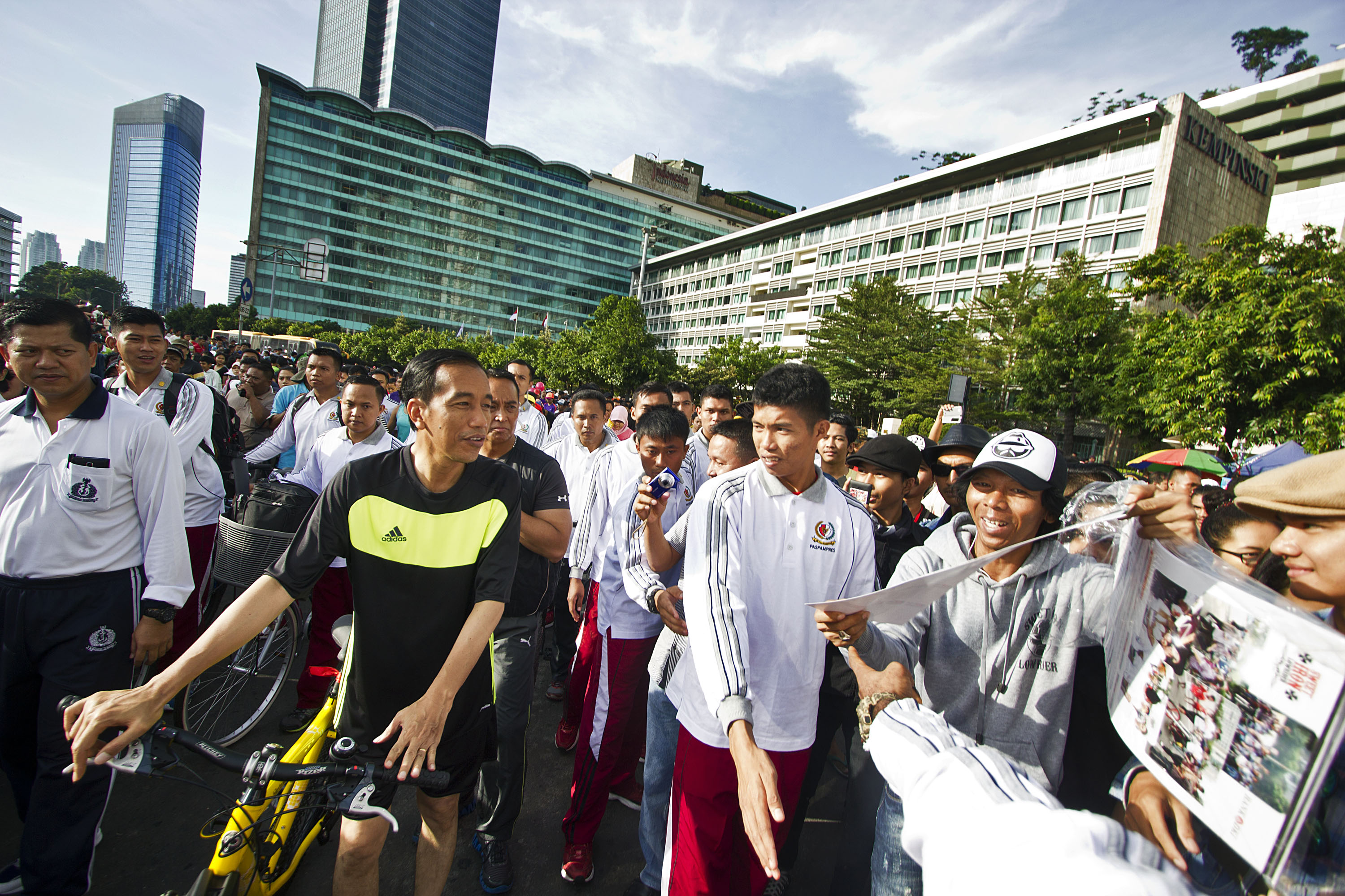 Presiden Jokowi Gowes Sepeda di Car Free Day