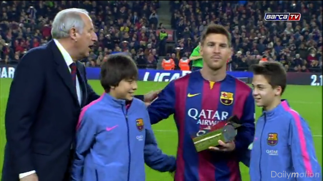 Messi Terima Penghargaan dari LFP