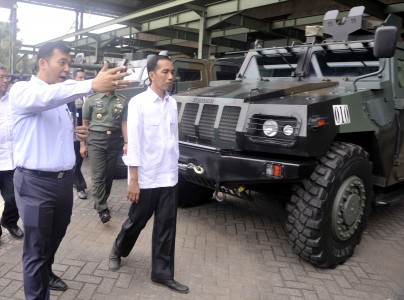 Sambangi Pindad, Jokowi Kucurkan Dana Rp 700 Miliar