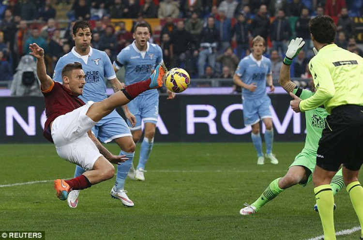 AS Roma Paksa Imbang Lazio