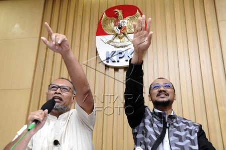 Penuh Kejutan, Kisah Cinta Abraham Samad