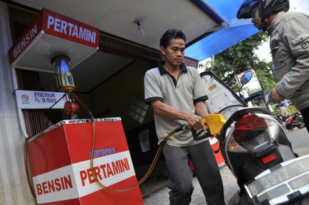 Pedagang Bensin Eceran Beralih Menggunakan Pertamini
