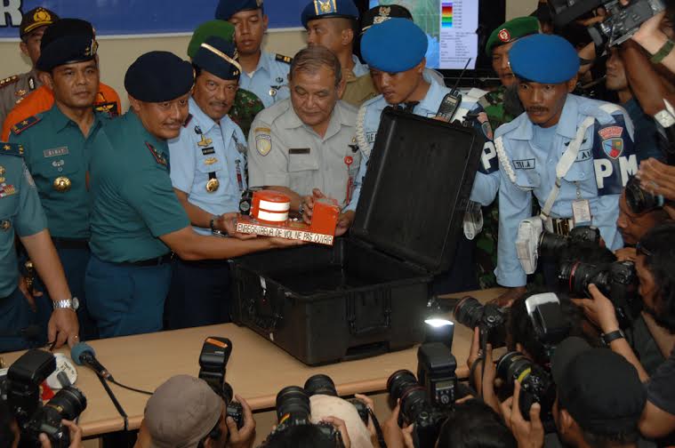 Operasi Pencarian Maskapai AirAsia QZ8501 Terus Dilanjutkan