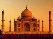 Taj Mahal Menguning Akibat Asap Kotoran Sapi