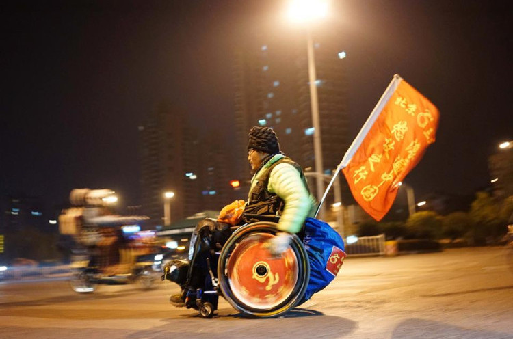 Kisah Inspiratif Keliling Dunia dengan Kursi Roda