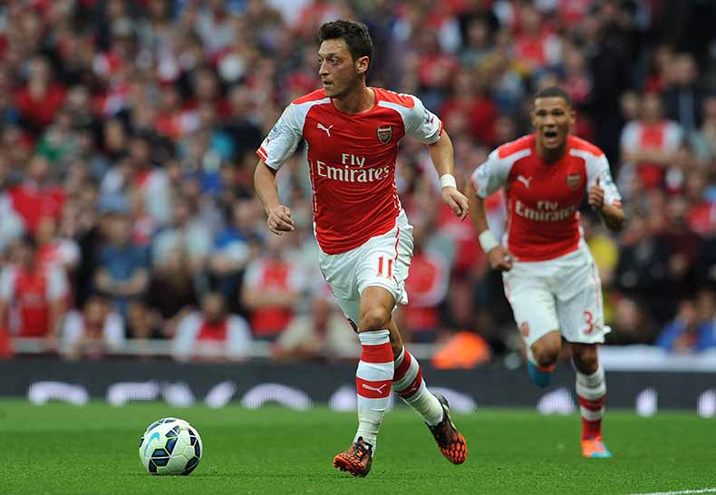Mesut Ozil Siap Merumput Lagi