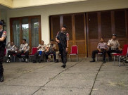 Aparat Polisi Jaga Ketat Kediaman Komjen Budi Gunawan