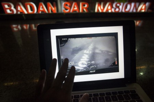 Badan Pesawat AirAsia QZ8501 Ditemukan 