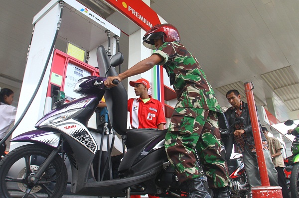 Pemerintah Umumkan Harga BBM, Elpiji, dan Semen Turun 