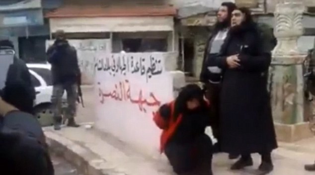 Video Al-Qaeda Tembak Mati Wanita di Depan Umum Beredar