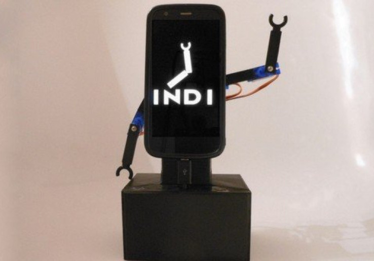 Indi: Dock Ponsel Robotik yang Intuitif