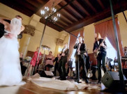 Wooow Pesta Nikah Jadi Heboh, Maroon 5 Bikin Pengantin Ini Histeris