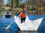 Uniknya Perahu Origami Raksasa