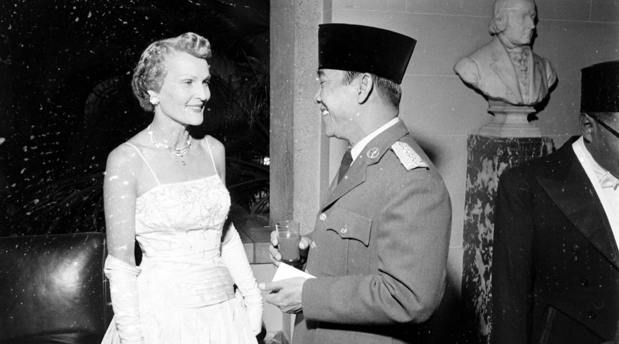 Kisah Cinta Lucu Bung Karno Ditolak Noni Belanda