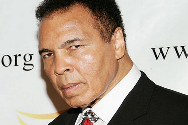 Muhammad Ali Masuk Rumah Sakit Lagi