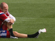 Arjen Robben Digigit Buaya
