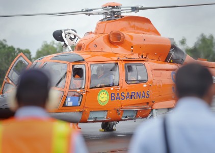 Helikopter Pembawa Kantong Jenazah AirAsia QZ8501 Dihadang Awan Cumolonimbus