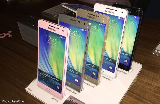 Samsung Meluncurkan Ponsel Selfie Sejati