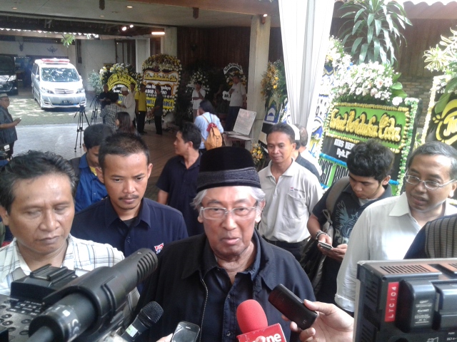 Kata Terakhir Adnan Buyung untuk Bob Sadino Menjadi Kenyataan