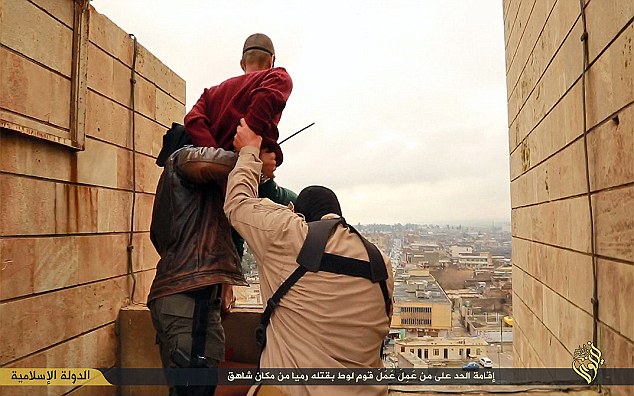 Video ISIS Eksekusi Pria Gay Hebohkan Publik