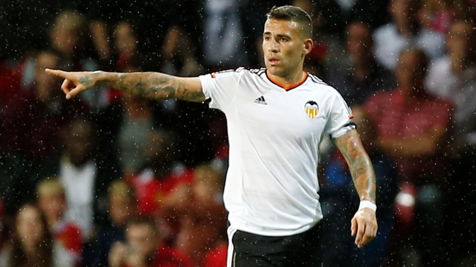 Valencia Tolak Tawaran United Untuk Nicolas Otamendi