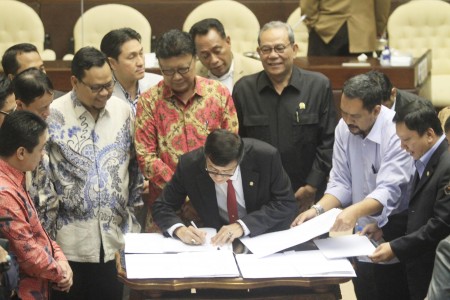 Setujui Perppu Pilkada Langsung, DPR Kembali Ke Jalan Benar