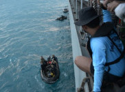 Penyelam TNI AL Berhasil Evakuasi 6 Jenazah Korban AirAsia QZ8501