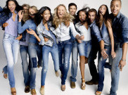 Bingung Cara Pakai Denim? Yuk, Intip Para Bintang ini!
