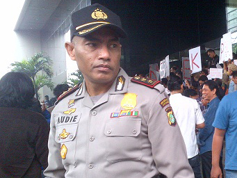 Ratusan Personel Polri Jaga Ketat Gedung KPK