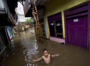 Antisipasi Sampah & Banjir, Pemkot Jaktim Siagakan 250 Petugas Kebersihan