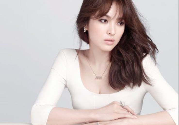 Bersama J.Estina Song Hye Gyo Tampil Seksi