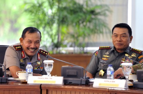 Sering Cekcok dengan Polisi, KPK Selalu Mesra dengan TNI