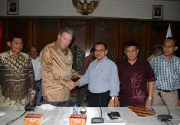 Bos Freeport James R. Moffett Mundur, Saham Anjlok 9 Persen